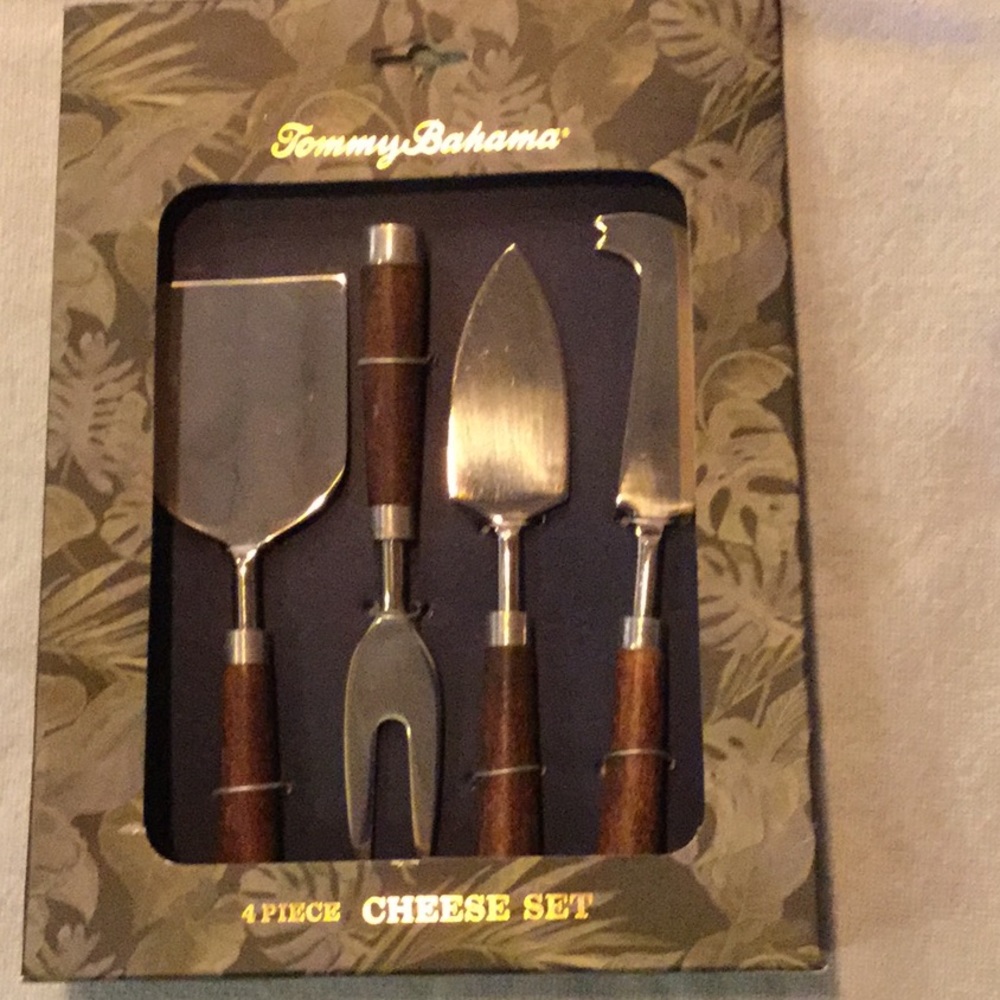 Tommy Bahama Cheese Set